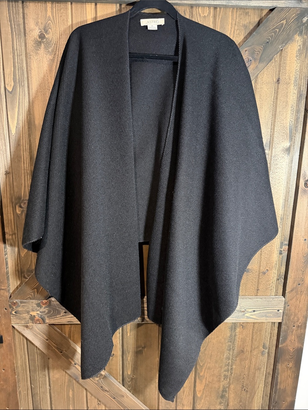 ASTRID Black Draped Open-Front Cape